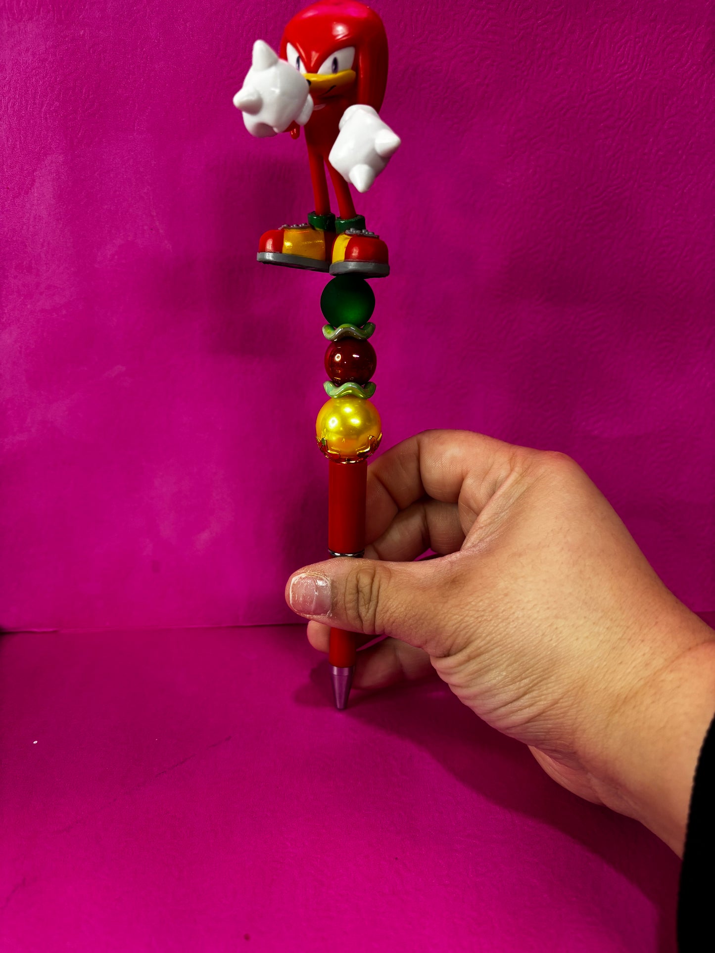 Knuckles Pen